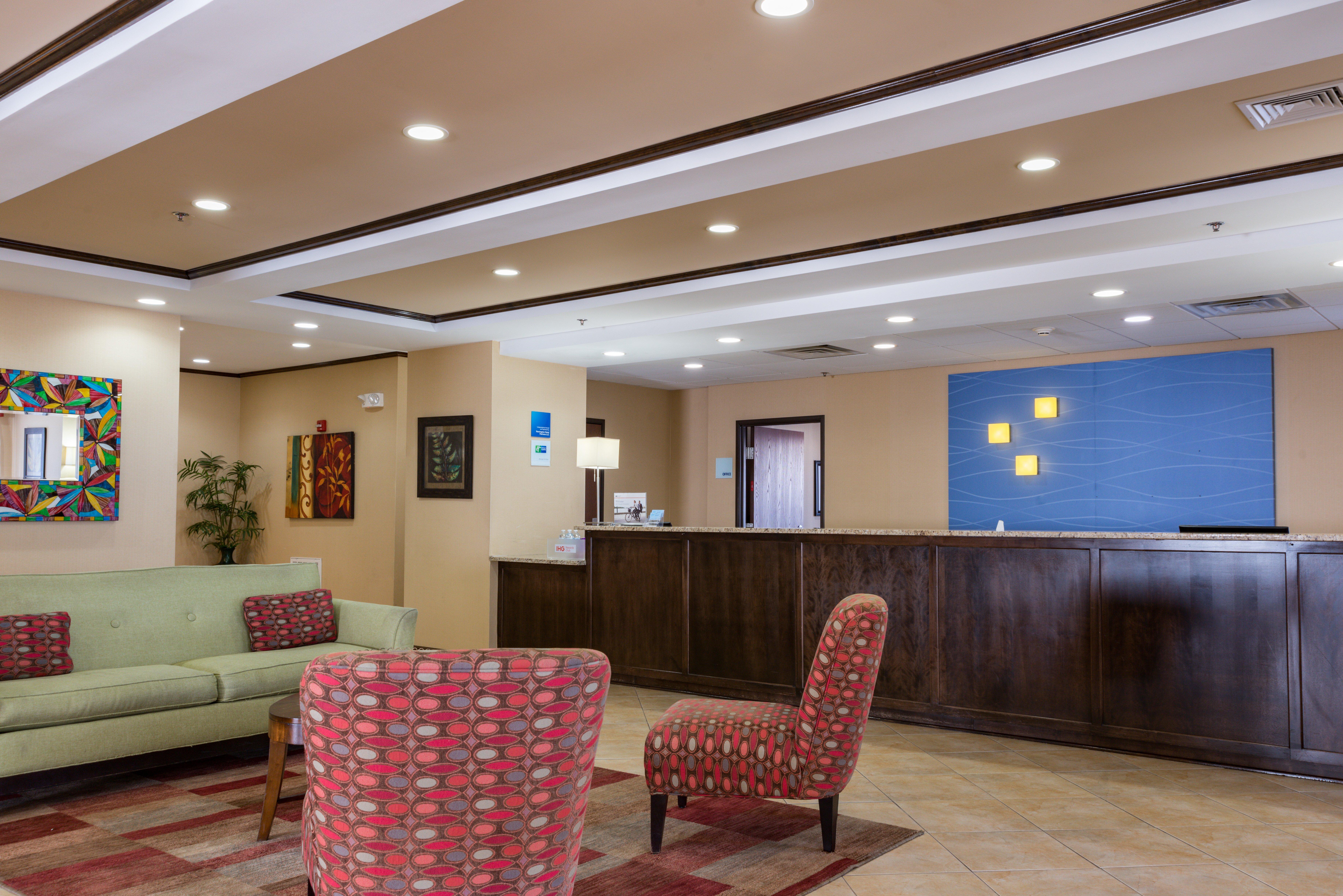 Holiday Inn Express Hartford-Newington By Ihg Exterior photo
