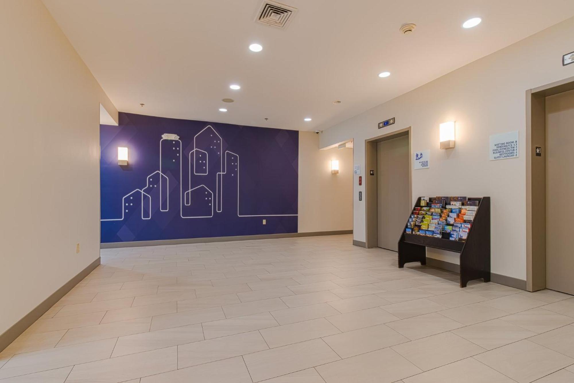 Holiday Inn Express Hartford-Newington By Ihg Exterior photo