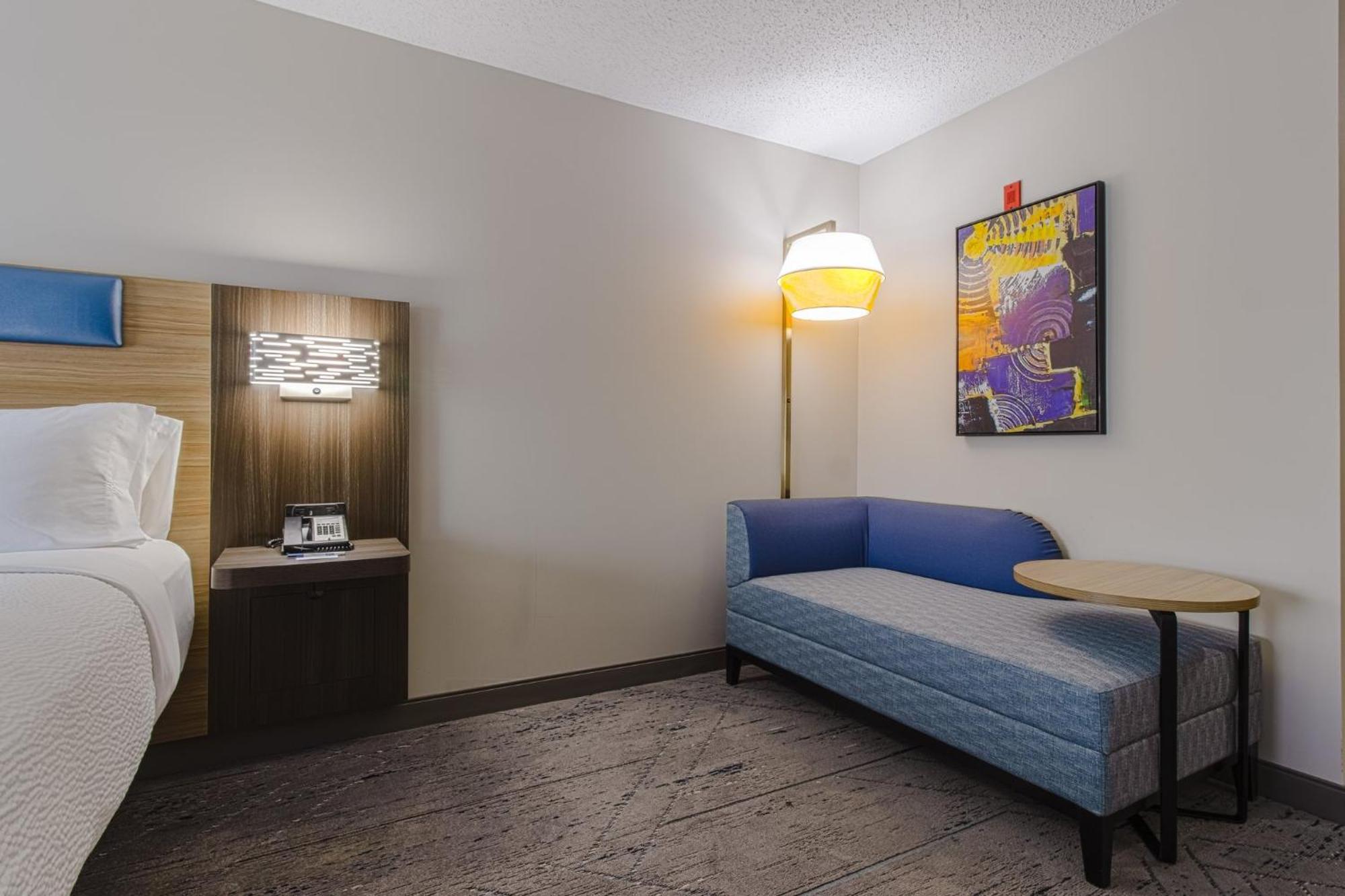 Holiday Inn Express Hartford-Newington By Ihg Exterior photo