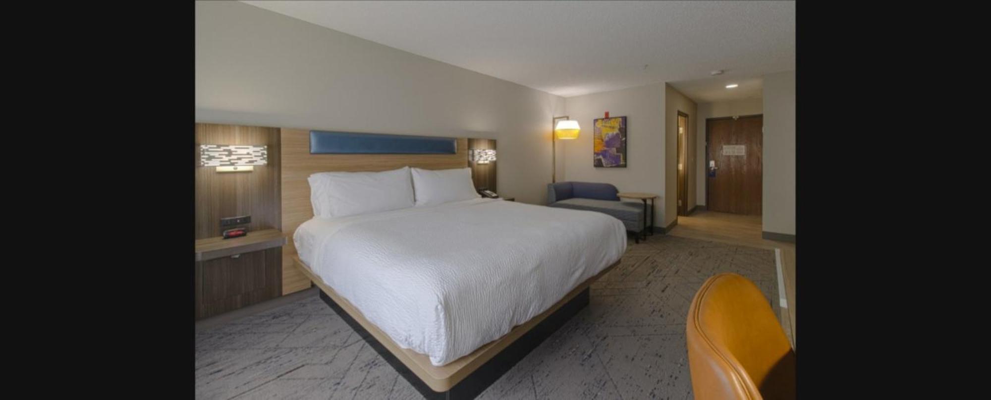 Holiday Inn Express Hartford-Newington By Ihg Exterior photo