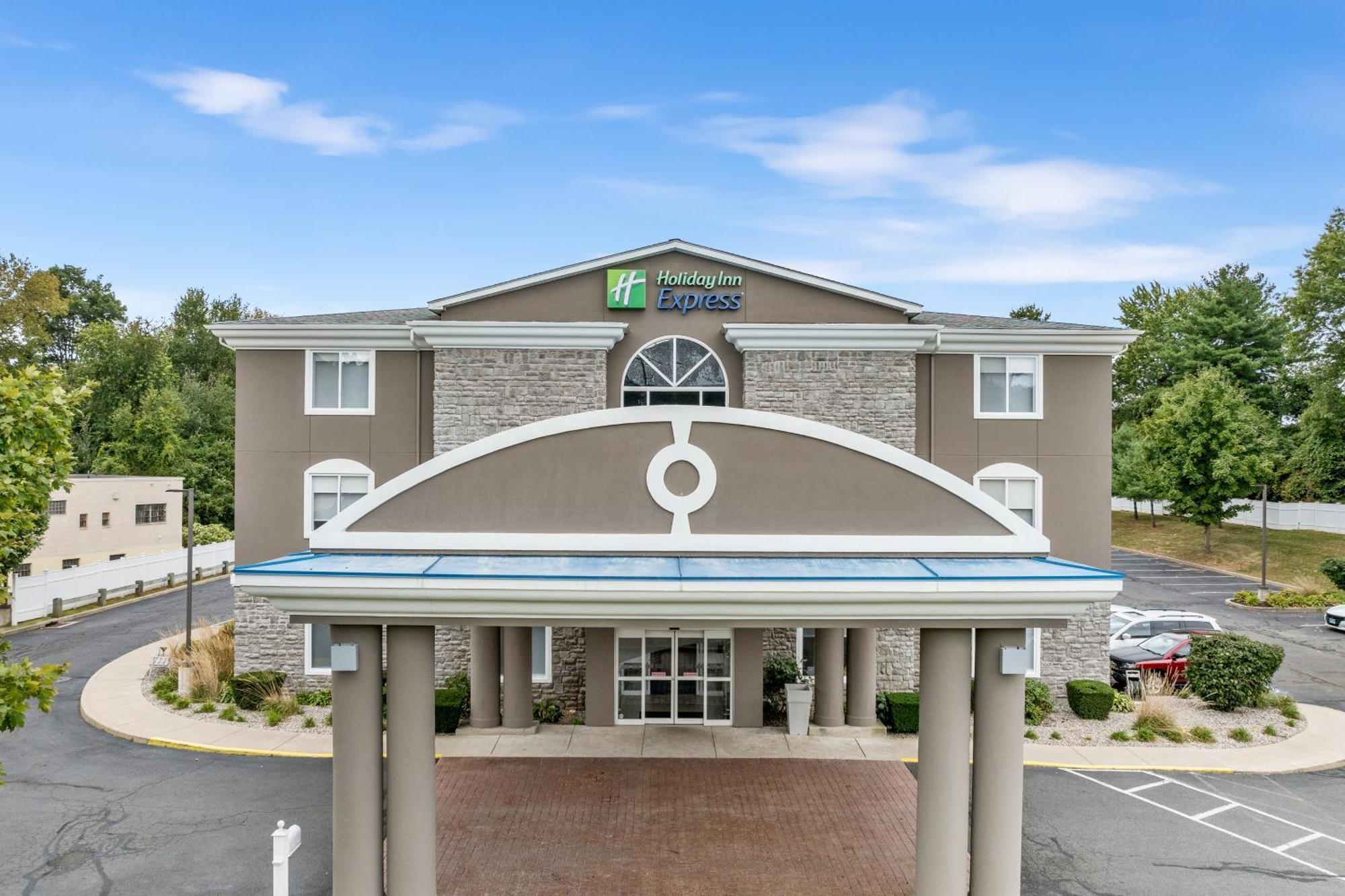 Holiday Inn Express Hartford-Newington By Ihg Exterior photo