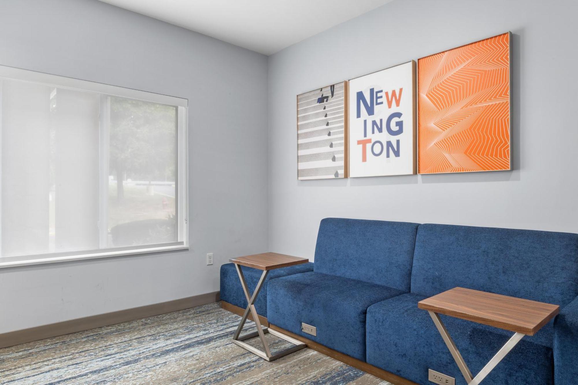Holiday Inn Express Hartford-Newington By Ihg Exterior photo