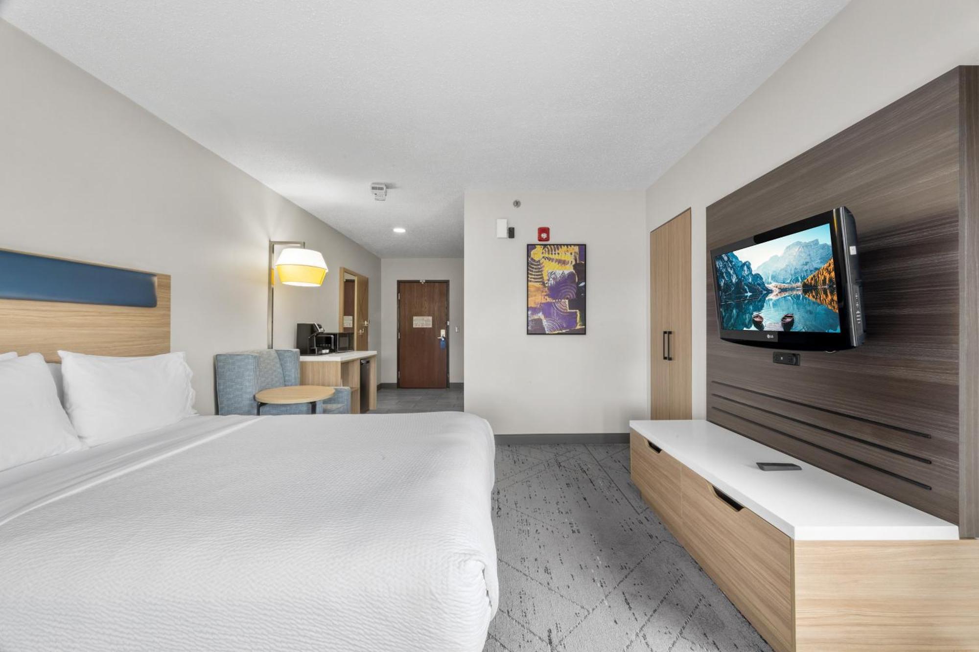 Holiday Inn Express Hartford-Newington By Ihg Exterior photo